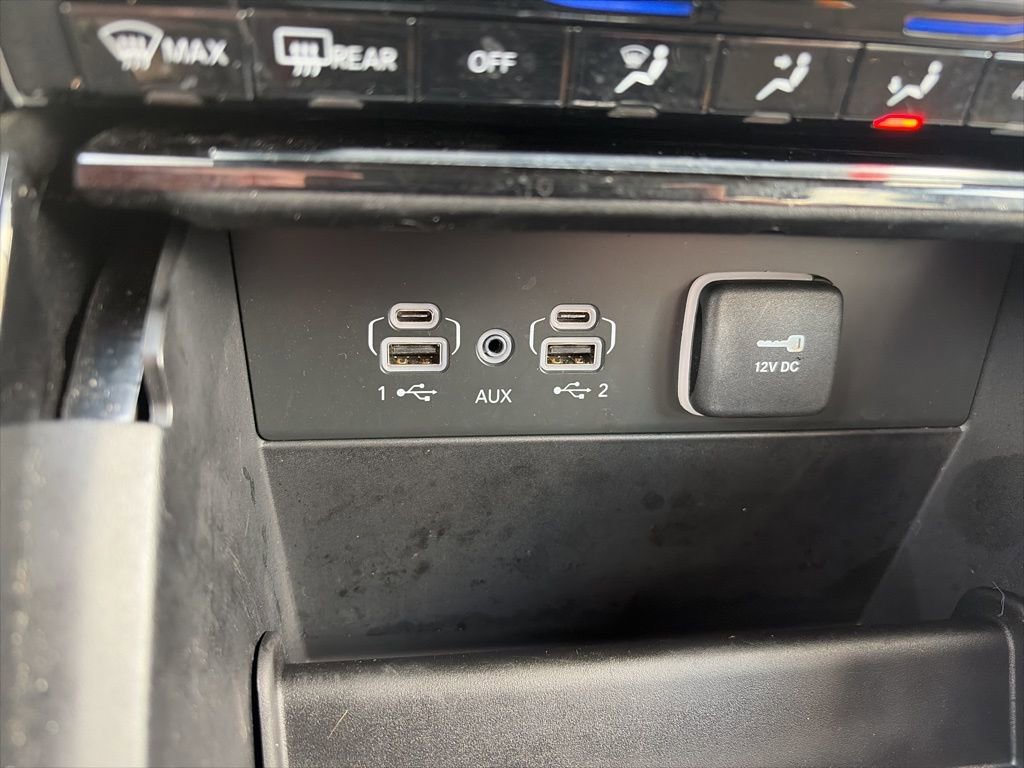 Used 2023 Jeep Grand Cherokee Limited image 31