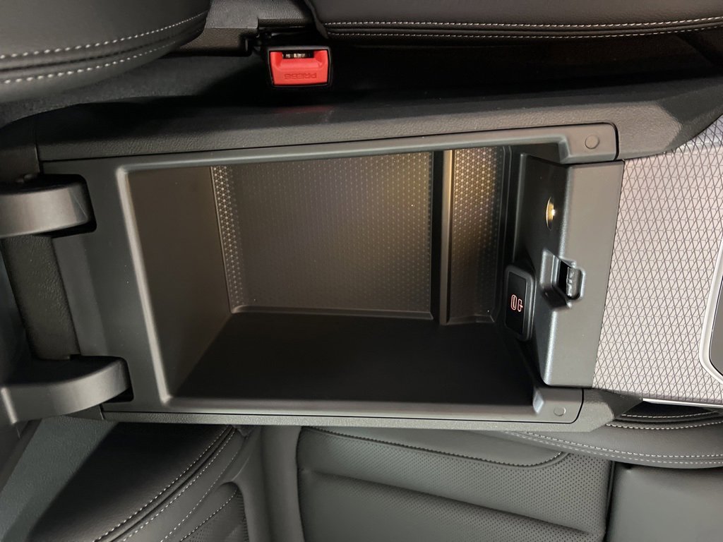 Used 2025 BMW 330i xDrive Sedan w/ Premium Package image 22