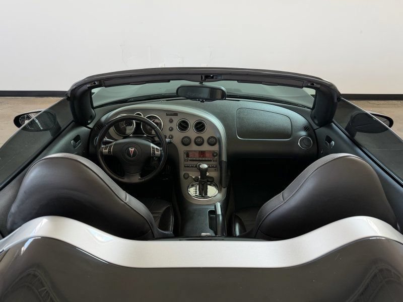 Used 2008 Pontiac Solstice GXP w/ Premium Package RWD image 11