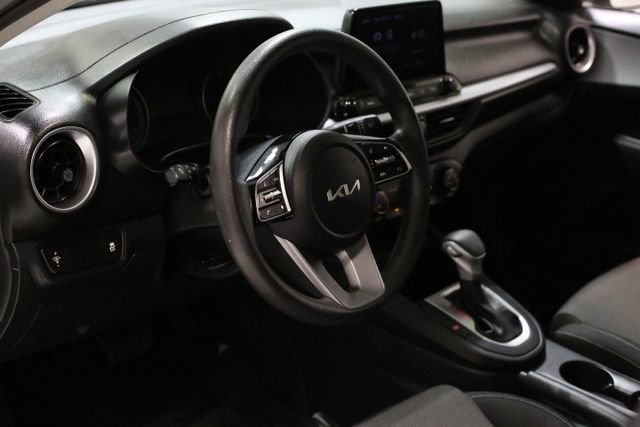 Used 2024 Kia Forte LXS image 7
