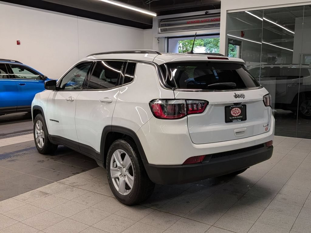 Used 2022 Jeep Compass Latitude w/ Sun and Sound Group FWD image 7
