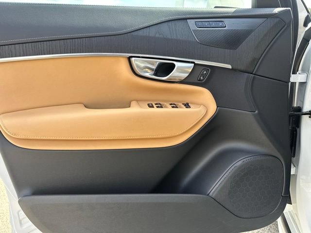Certified 2023 Volvo XC90 B6 Ultimate w/ Protection Package AWD/4WD image 16
