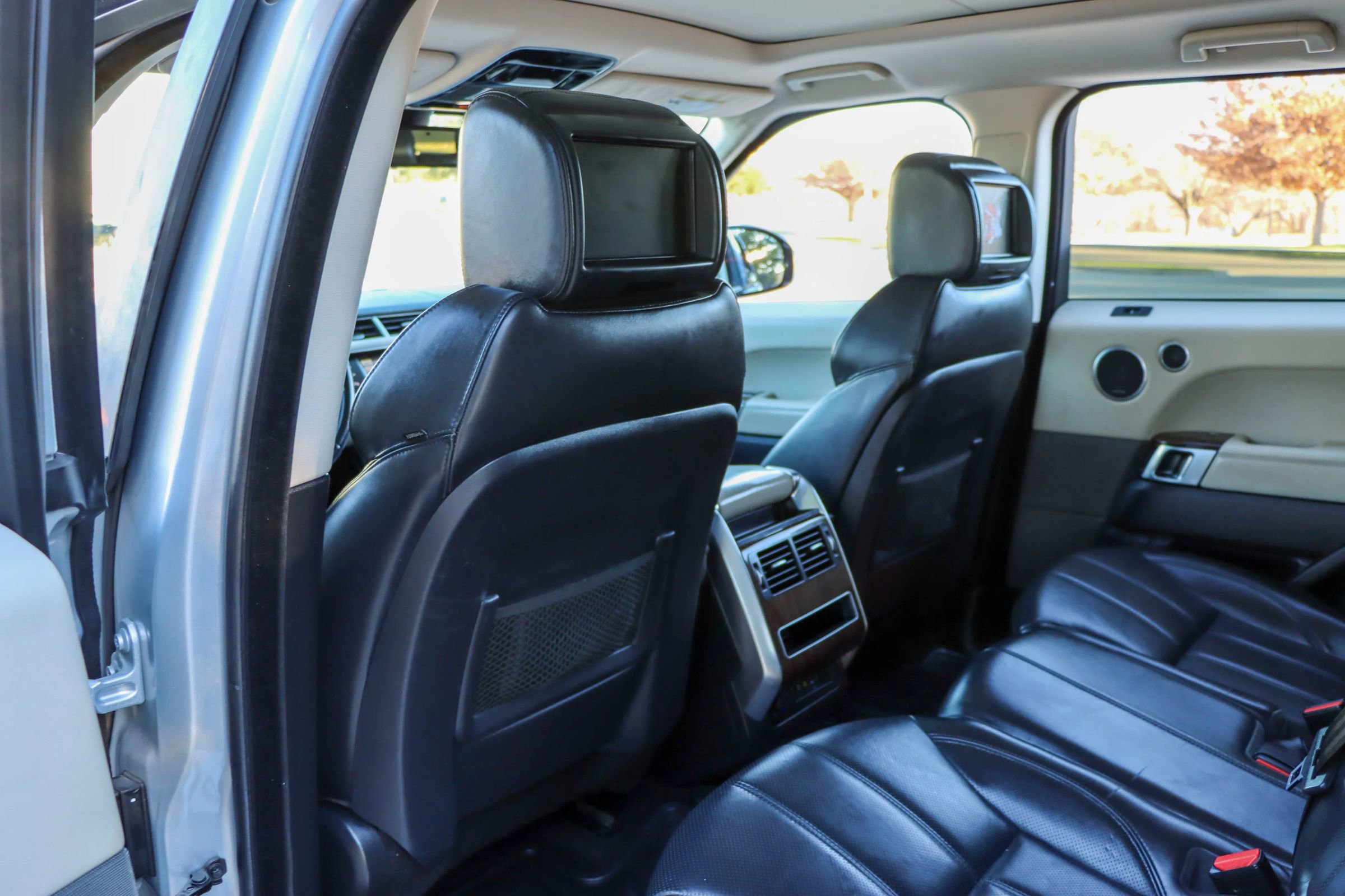 Used 2014 Land Rover Range Rover Sport HSE image 16