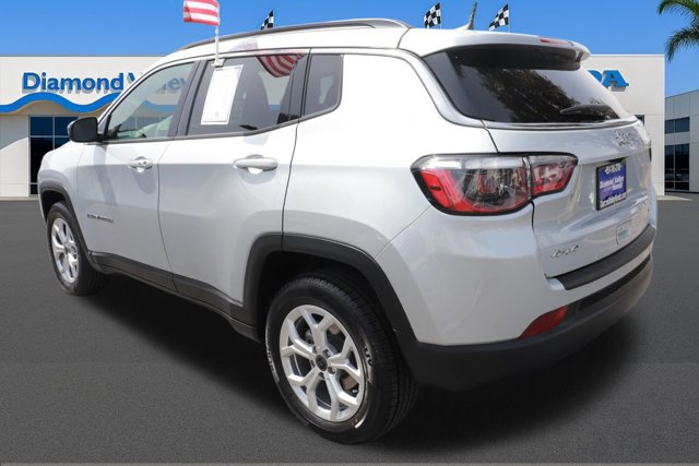 Used 2025 Jeep Compass Latitude image 4