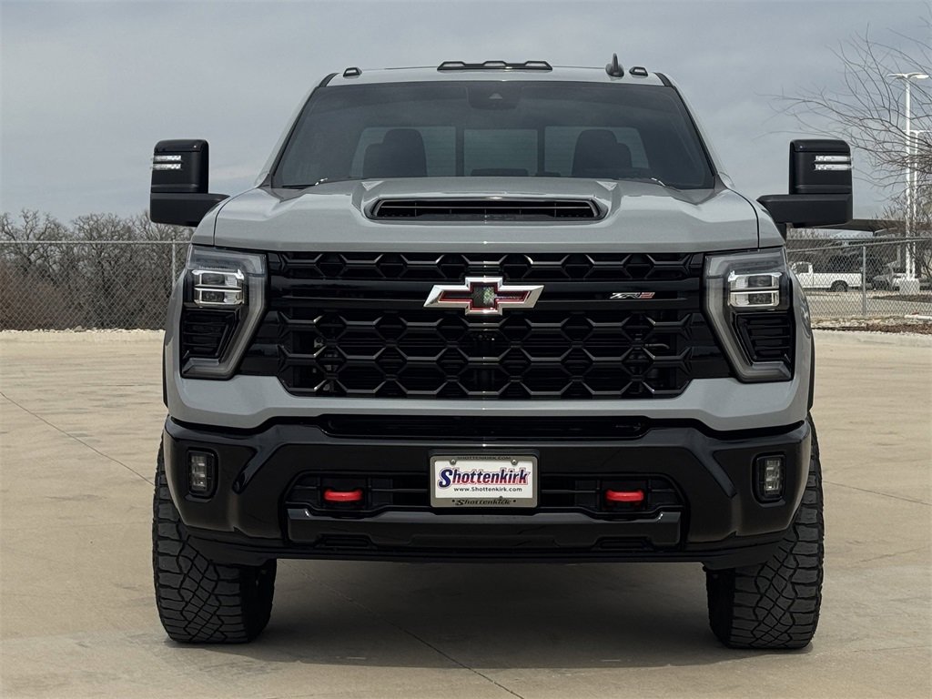 Used 2024 Chevrolet Silverado 2500 ZR2 w/ Technology Package image 7