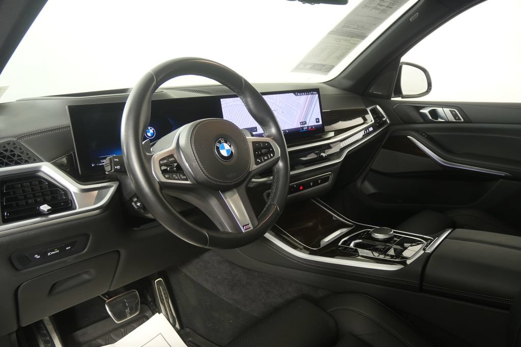 Used 2024 BMW X5 xDrive40i w/ M Sport Package AWD/4WD image 13