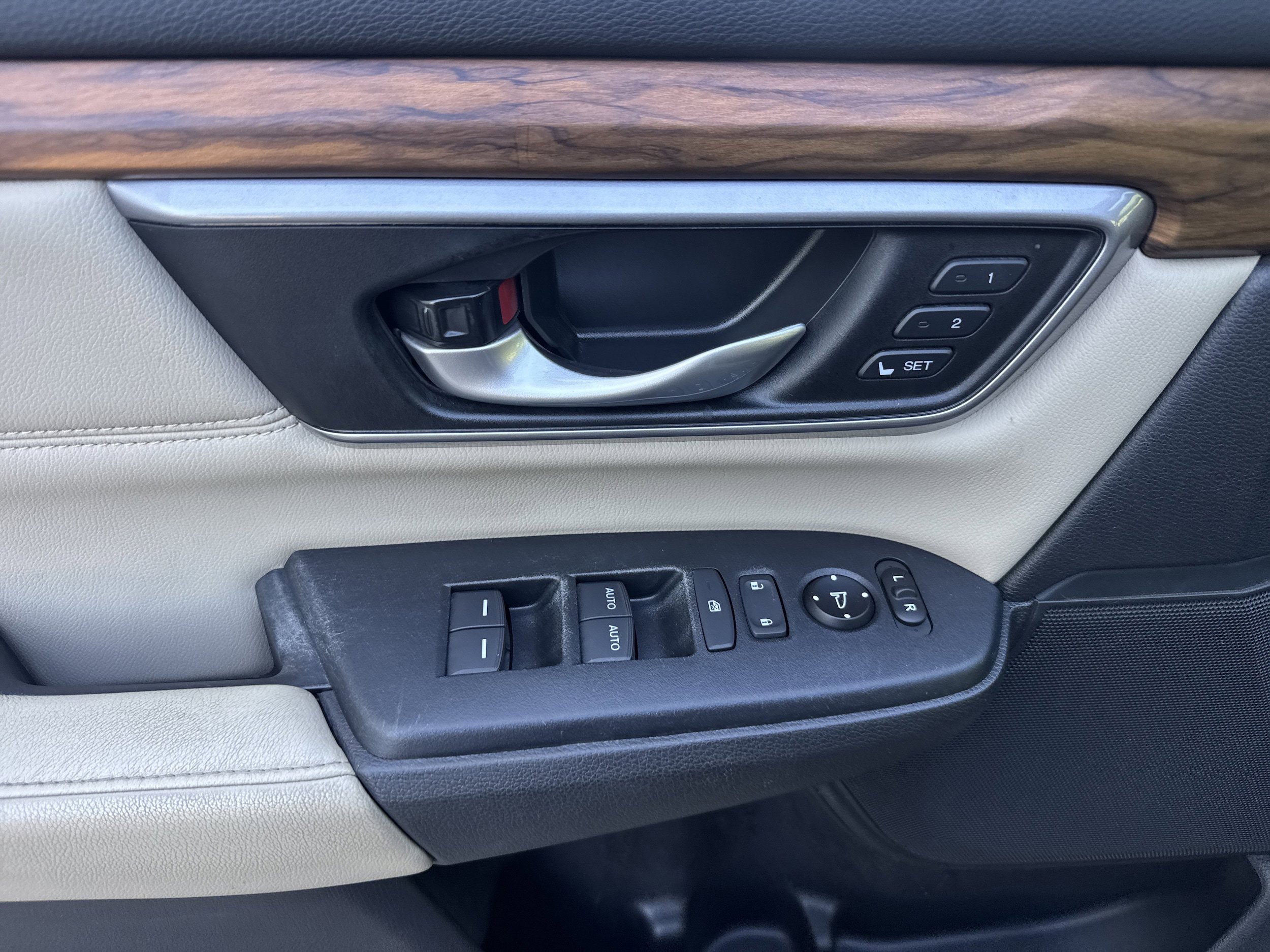 Used 2017 Honda CR-V EX-L image 9