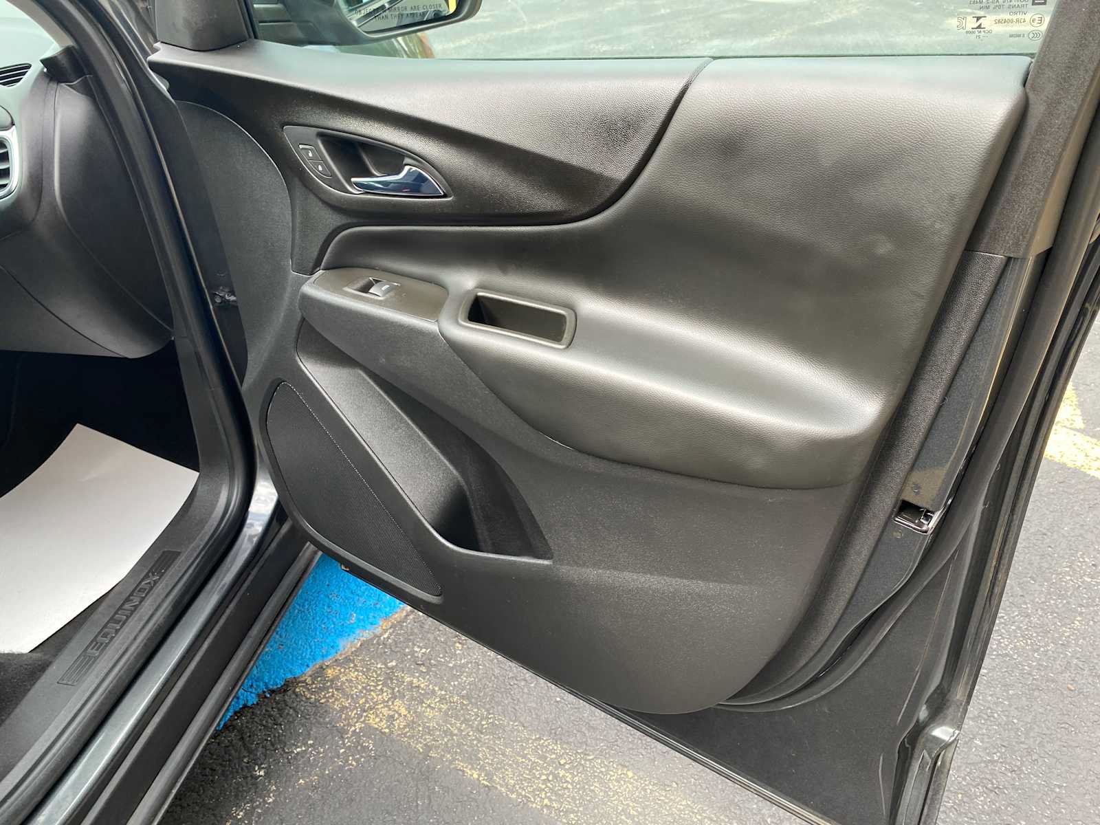 Used 2021 Chevrolet Equinox LT FWD image 30