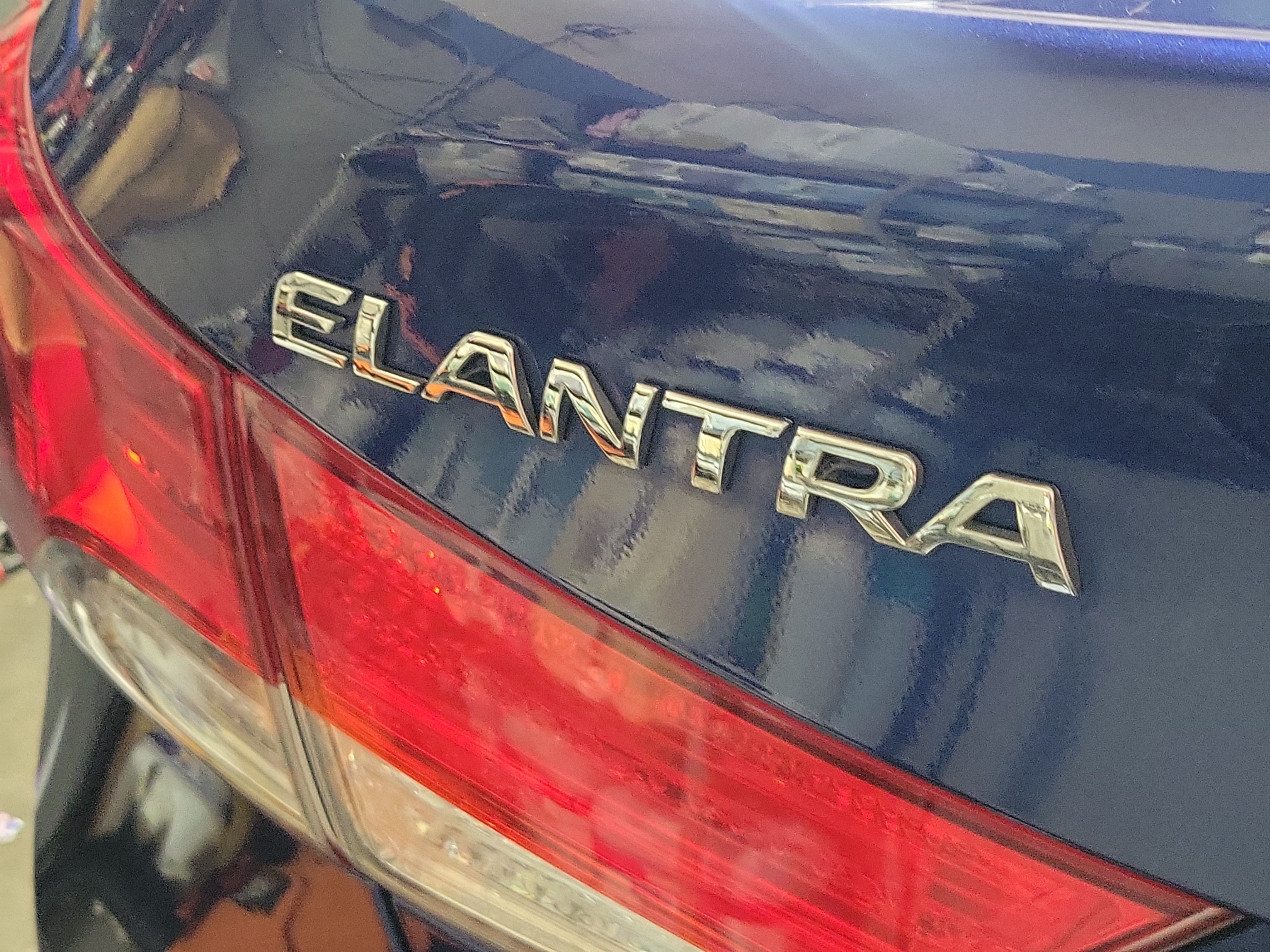 Used 2013 Hyundai Elantra GLS FWD image 7