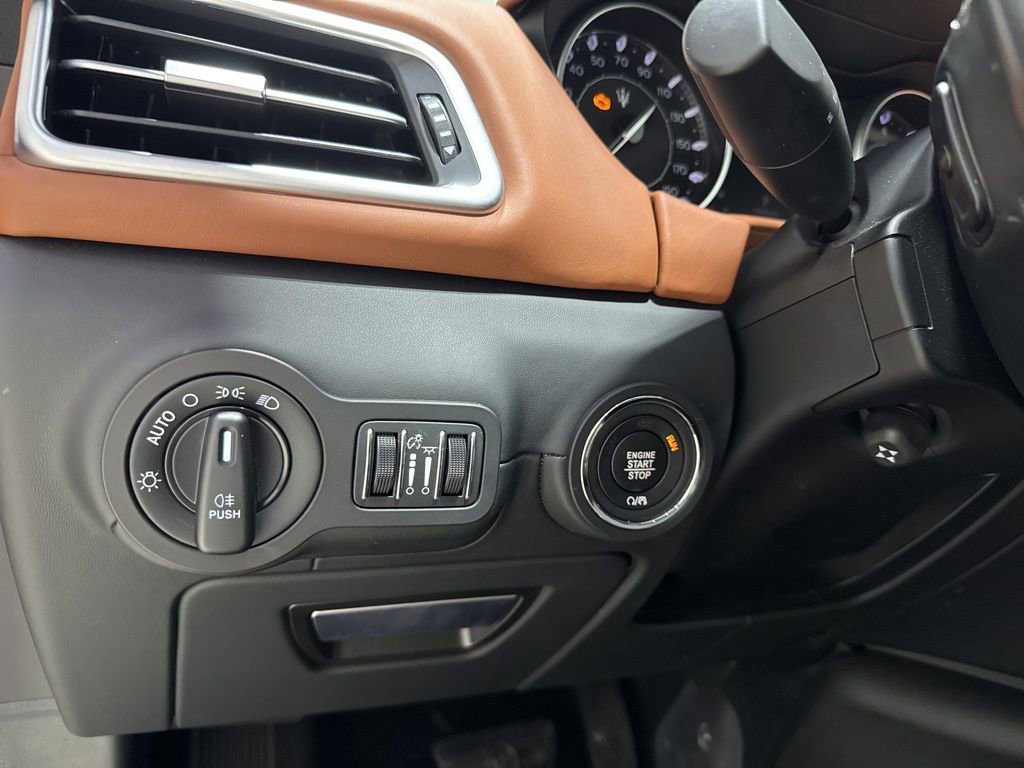 Used 2021 Maserati Ghibli S GranLusso AWD/4WD image 20