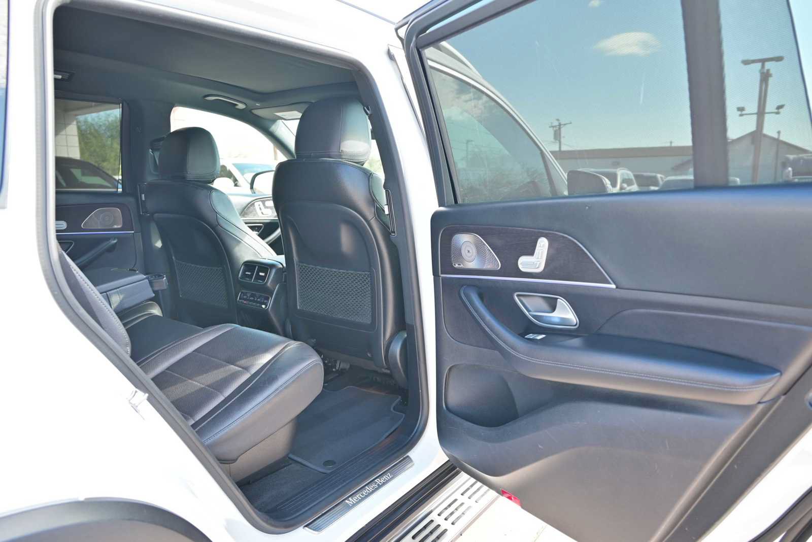 Used 2021 Mercedes-Benz GLS 450 4MATIC image 15