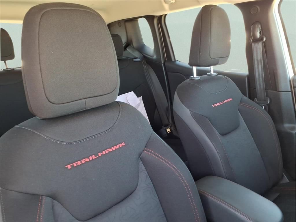 Used 2023 Jeep Renegade Trailhawk image 17