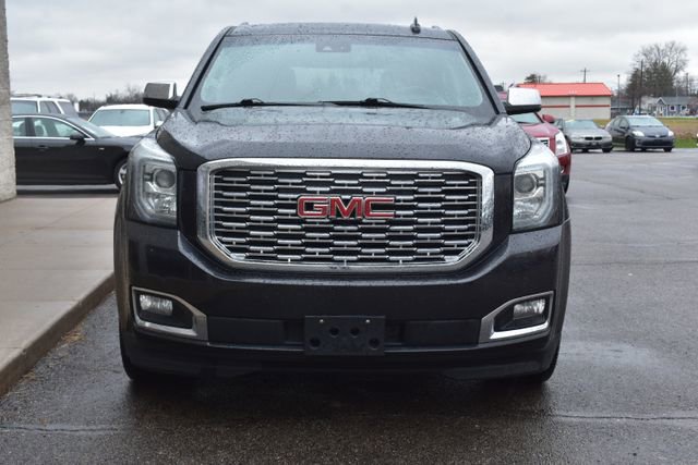 Used 2020 GMC Yukon Denali w/ Denali Ultimate Black Edition AWD/4WD image 13