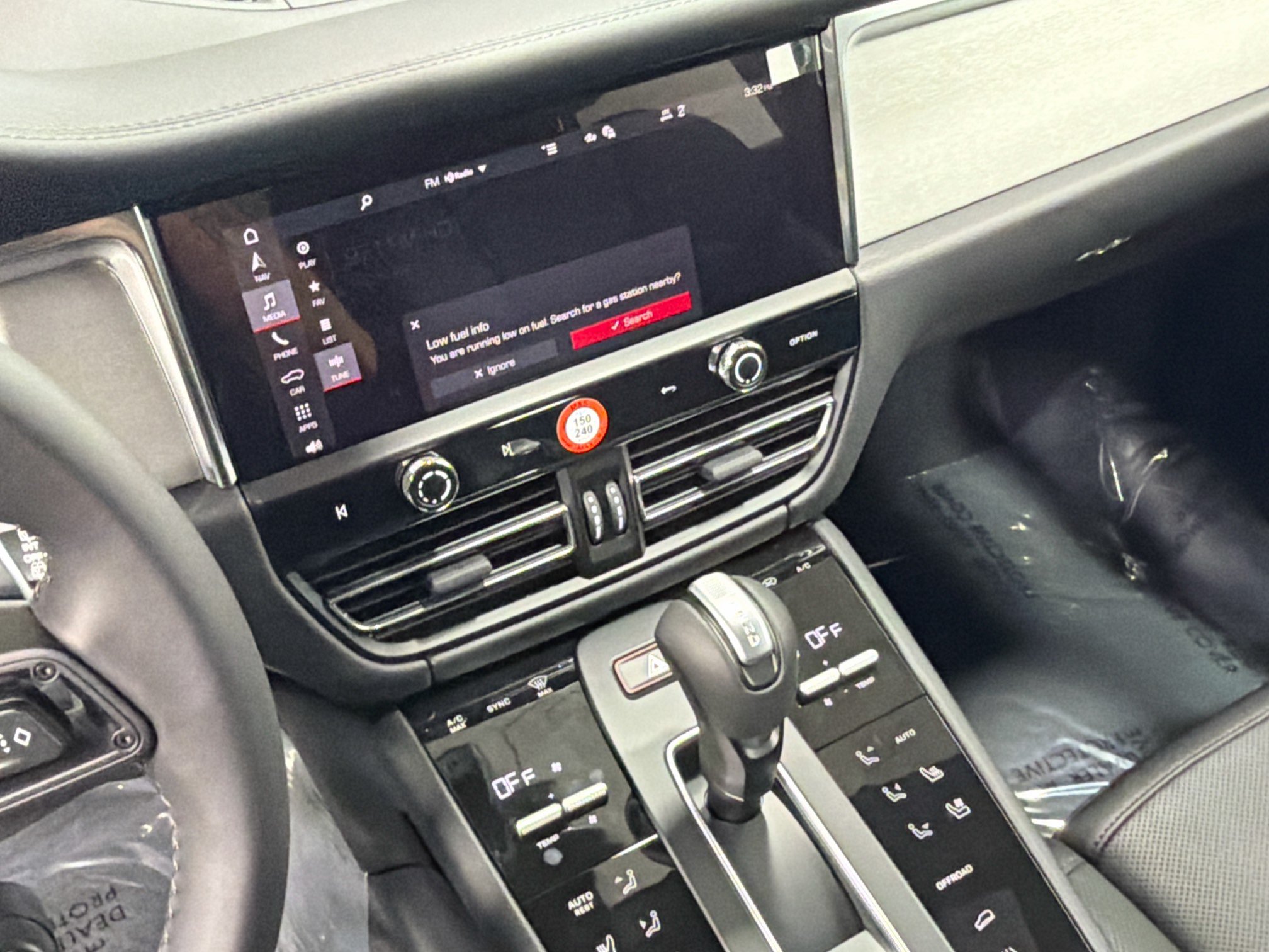 Certified 2026 Porsche Macan S AWD/4WD image 27