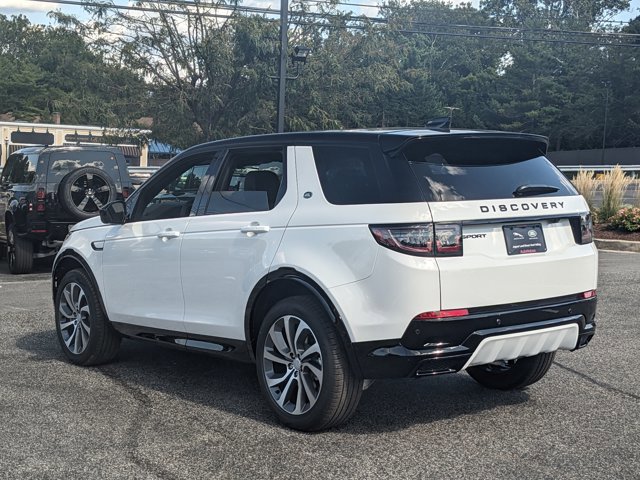 New 2025 Land Rover Discovery Sport Dynamic SE image 9