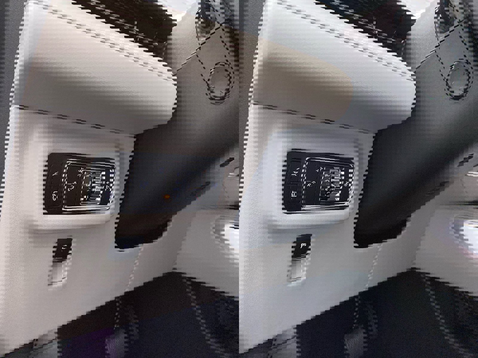 New 2026 Lincoln Nautilus Premier w/ Equipment Group 102A AWD/4WD image 24