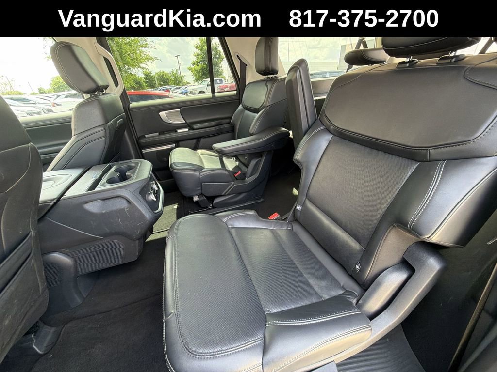 Used 2025 Ford Expedition Max Platinum AWD/4WD image 28