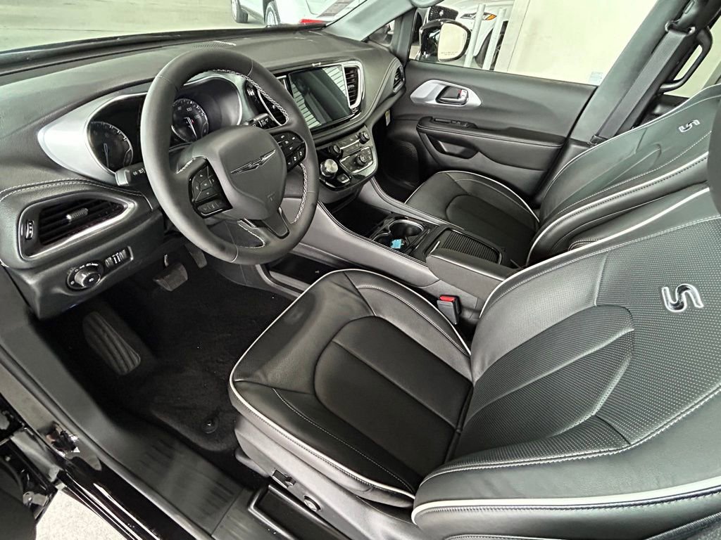 New 2026 Chrysler Pacifica Limited w/ S Appearance Package image 38