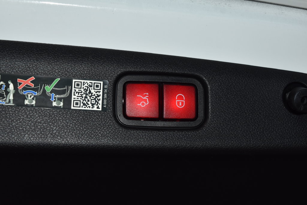 Certified 2024 Mercedes-Benz E 350 4MATIC Sedan image 27