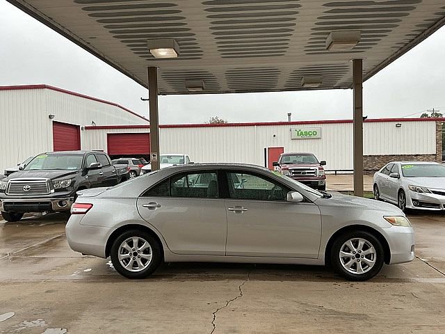 Used 2011 Toyota Camry LE w/ LE Extra-Value Pkg FWD image 4