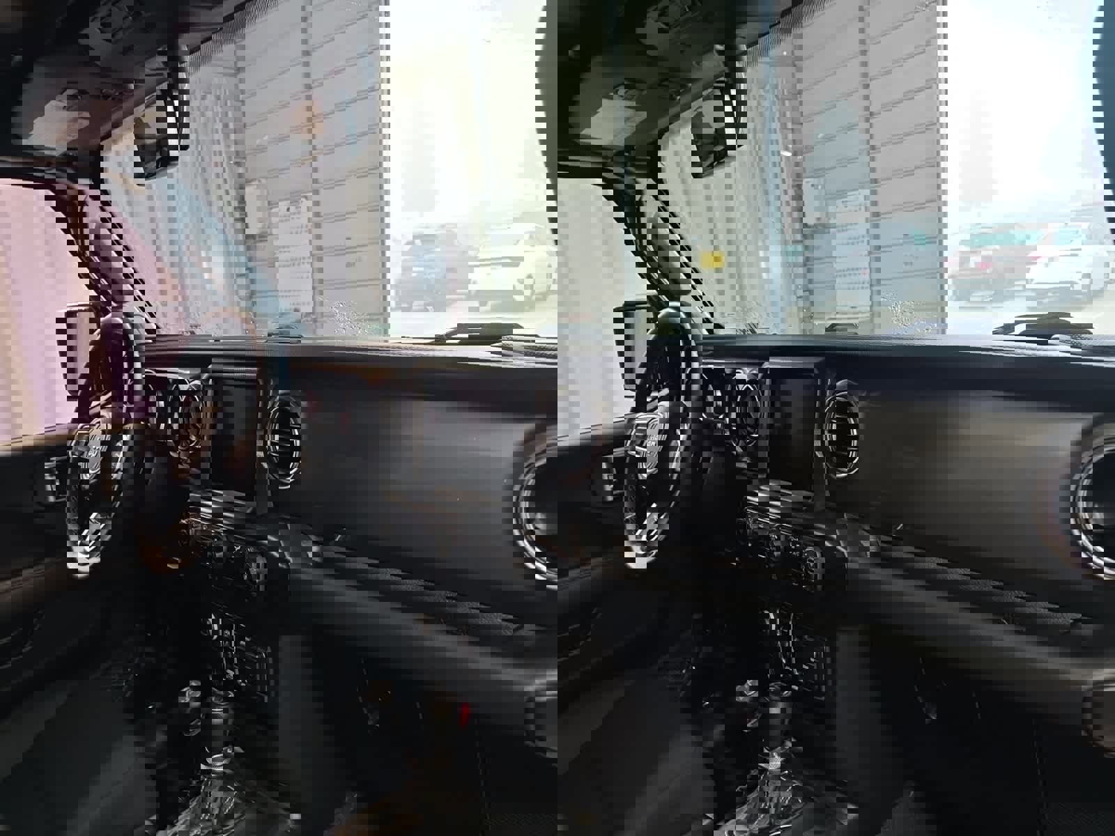 Used 2022 Jeep Wrangler Unlimited Sahara image 15