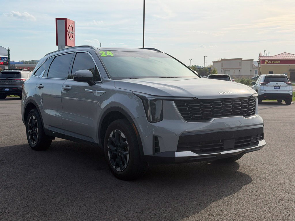 Used 2024 Kia Sorento S w/ Panoramic Sunroof Package