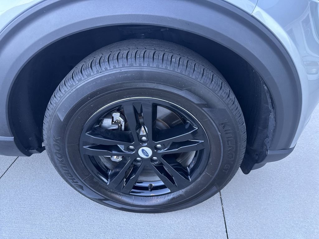 Used 2024 Ford Explorer XLT image 12