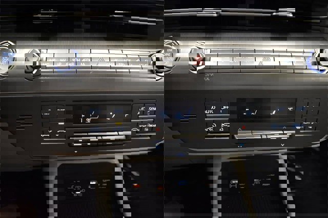 Used 2025 Hyundai Kona SEL image 29