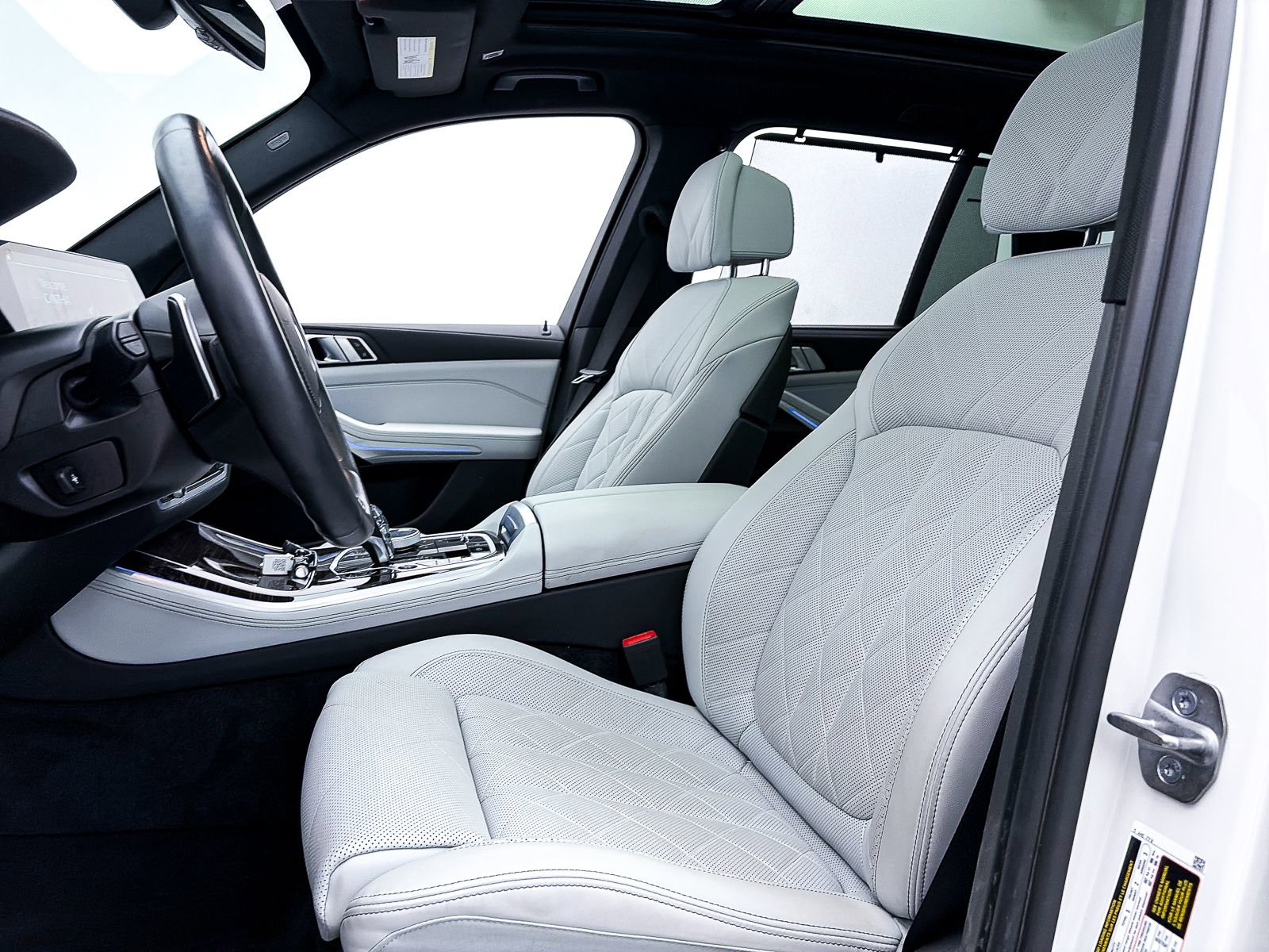 Used 2023 BMW X5 xDrive45e w/ Executive Package image 22