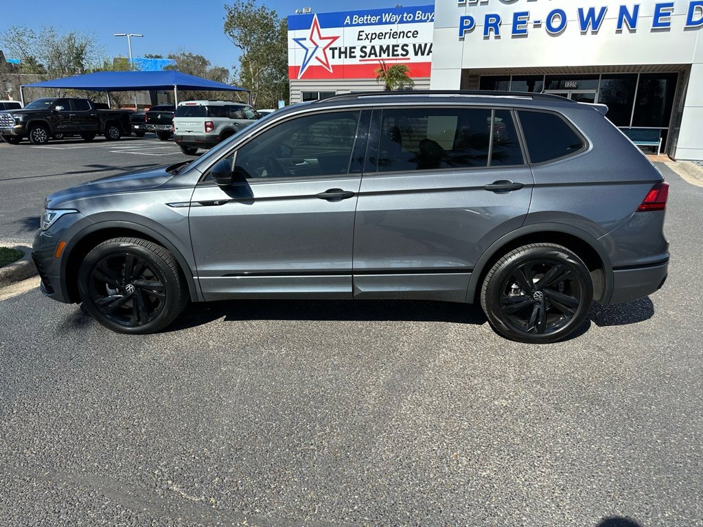 Used 2024 Volkswagen Tiguan SE R-Line w/ MDO Package, Three-Row image 2