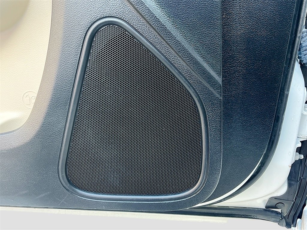 Used 2023 Chrysler 300 Touring L image 19