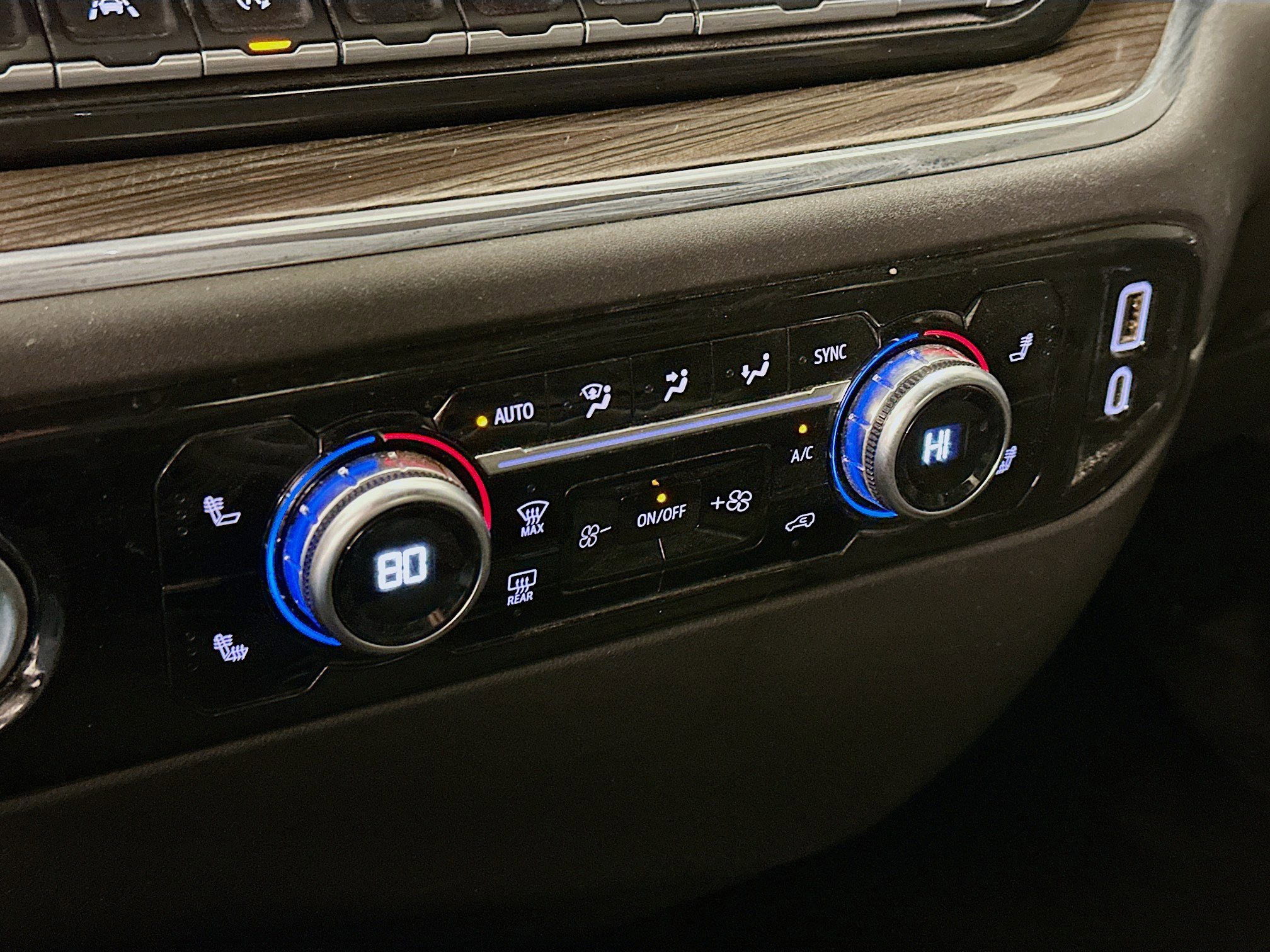 Used 2024 GMC Sierra 1500 Elevation image 24