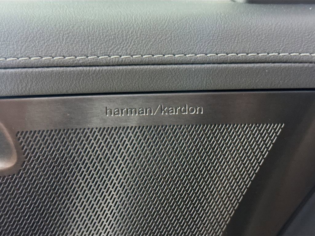 New 2026 Volvo XC90 T8 Plus w/ Protection Package Premier AWD/4WD image 19