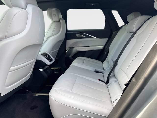 Certified 2024 Cadillac Lyriq Sport AWD/4WD image 11