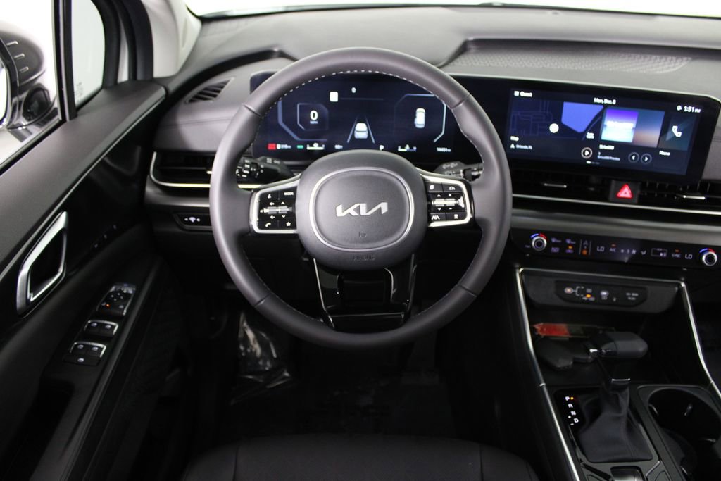 Used 2025 Kia Carnival SX image 7