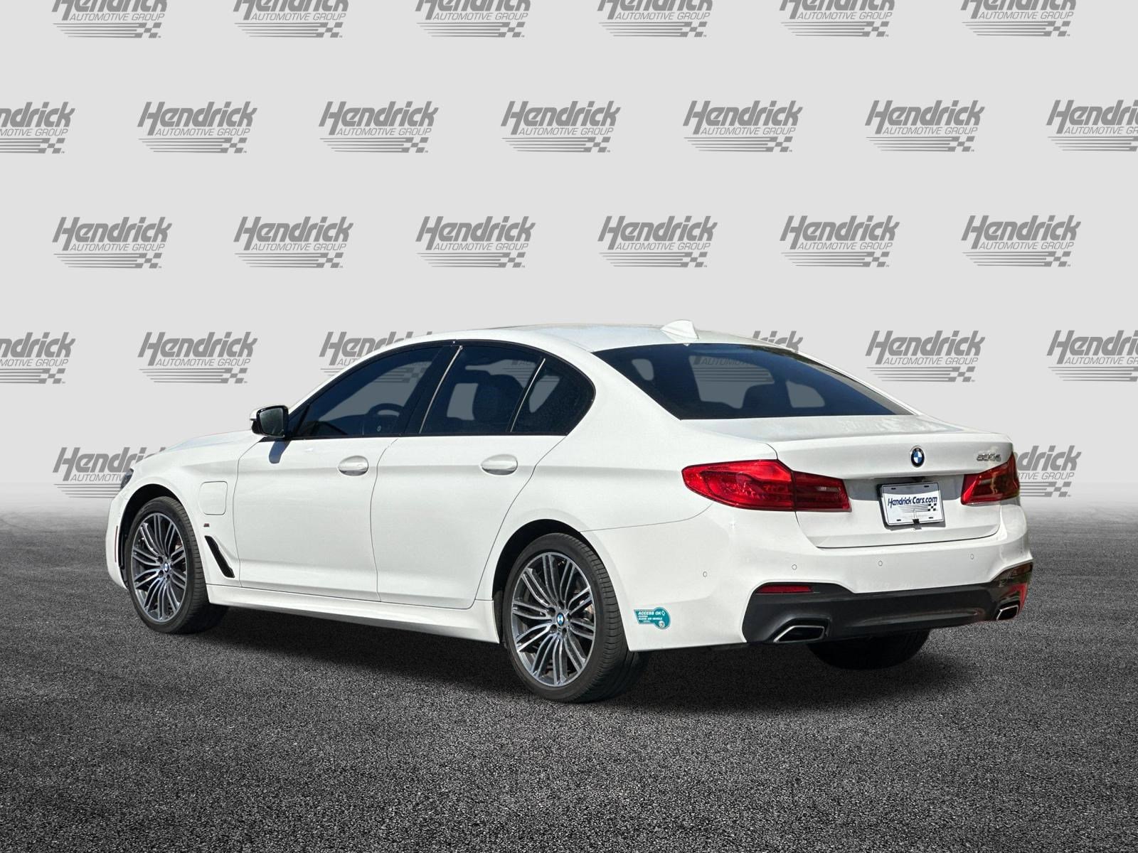 Used 2020 BMW 530e w/ M Sport Package image 7