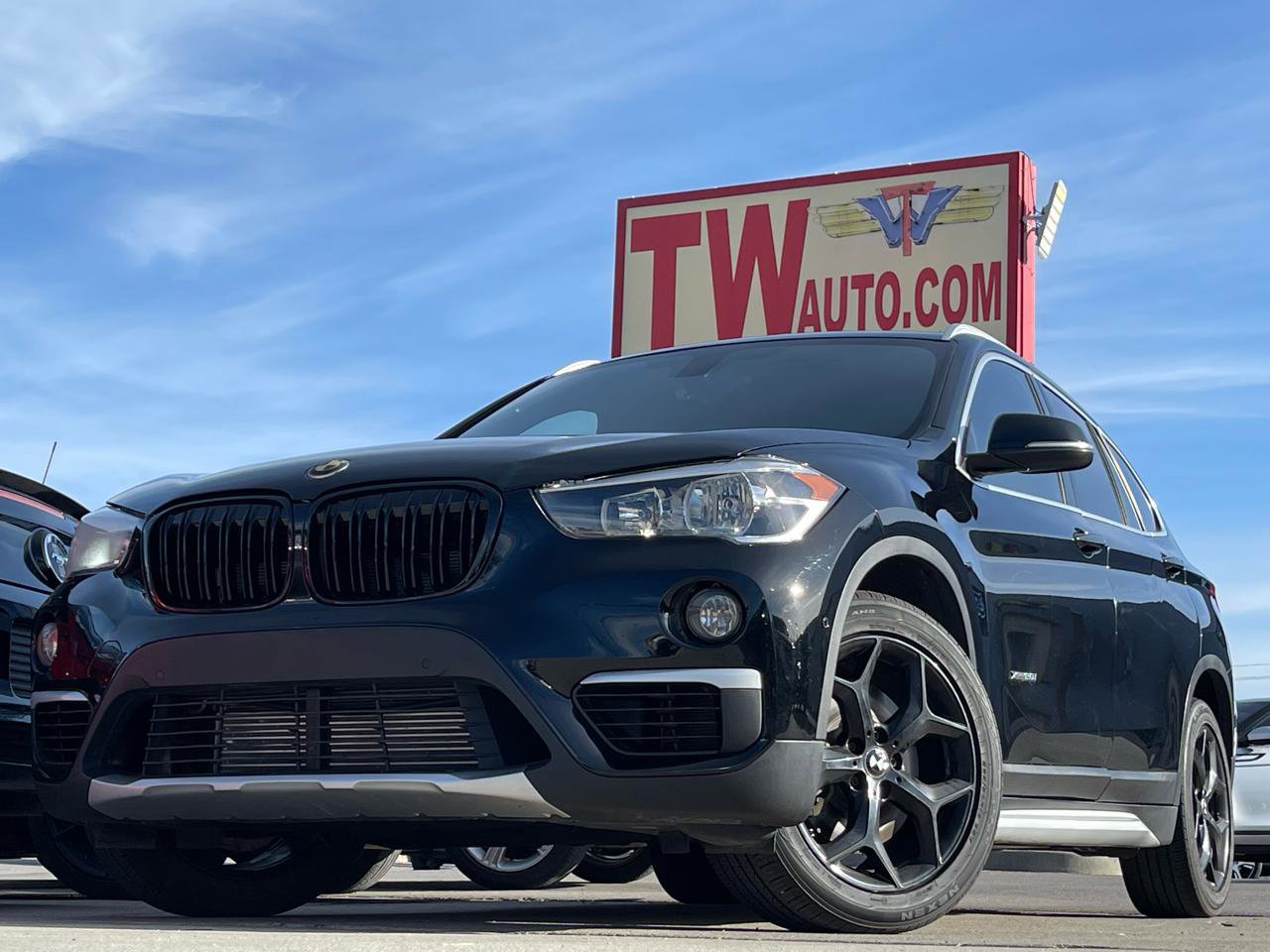 Used 2018 BMW X1 xDrive28i image 1