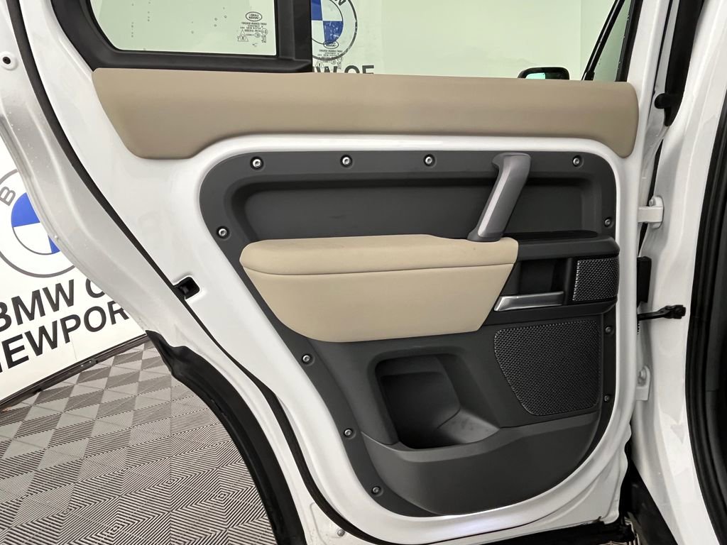 Used 2024 Land Rover Defender 110 X-Dynamic SE image 22