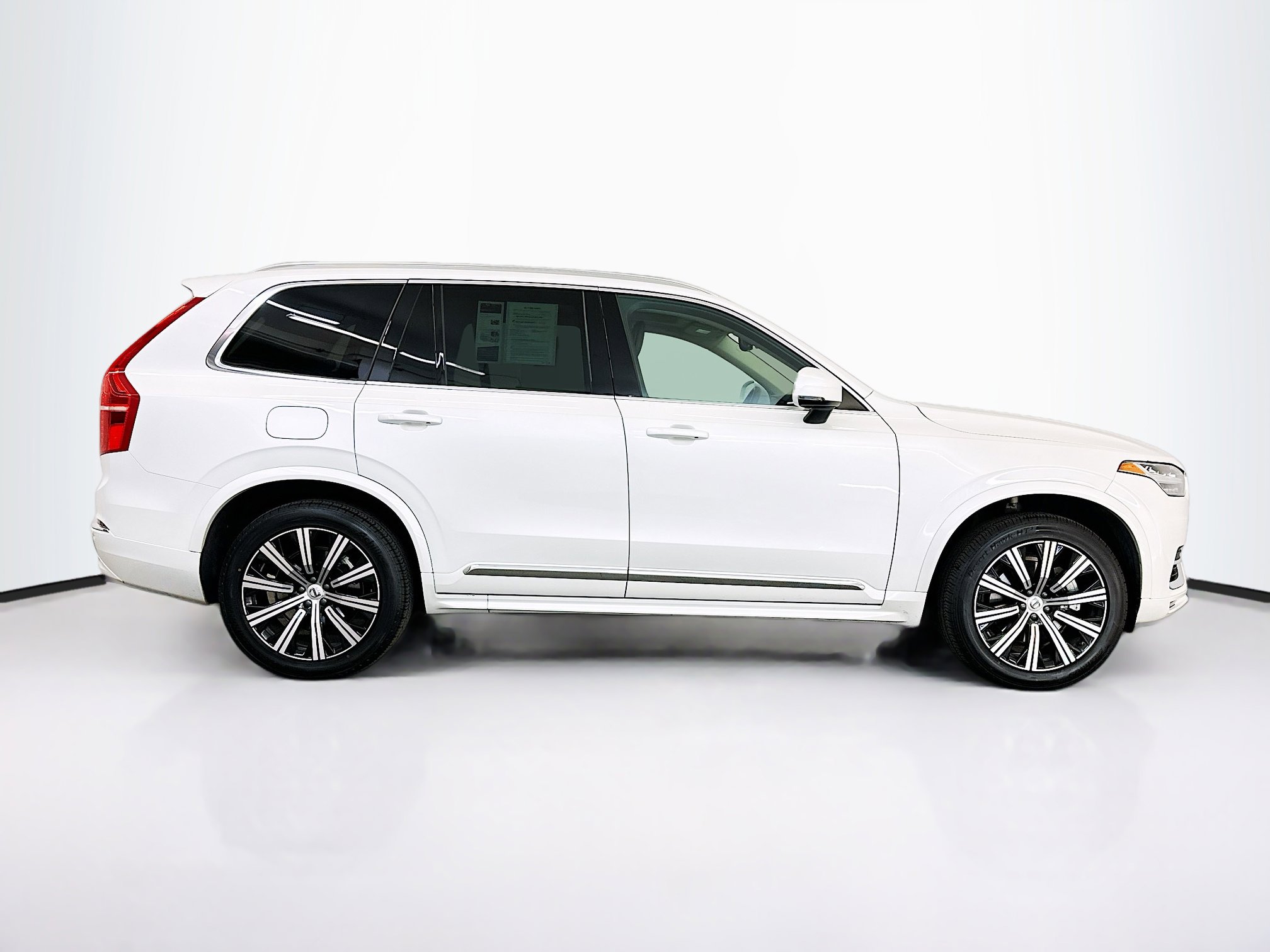 Used 2025 Volvo XC90 B5 Core image 10