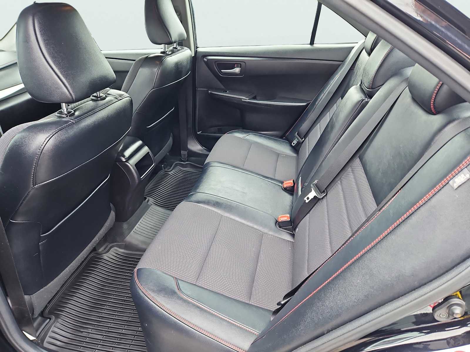 Used 2017 Toyota Camry SE FWD image 27