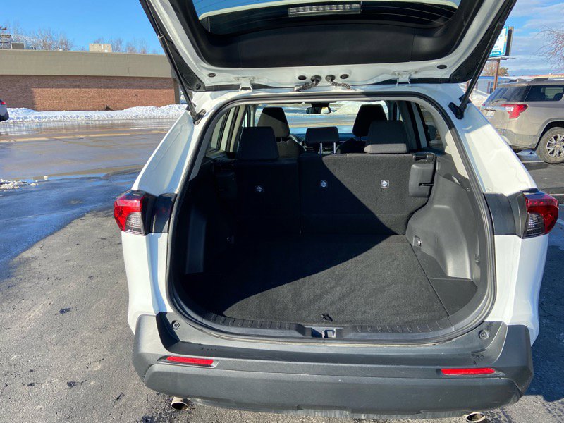 Used 2024 Toyota RAV4 LE image 9