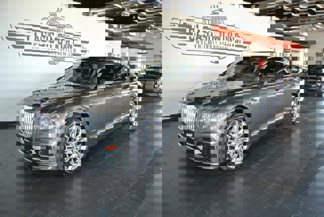 Used 2020 Bentley Flying Spur W12 image 10