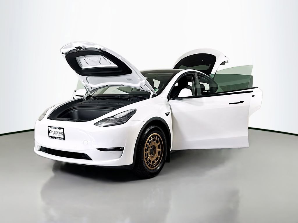 Used 2022 Tesla Model Y Long Range AWD/4WD image 28