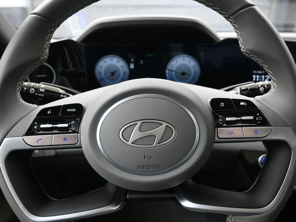 Certified 2025 Hyundai Elantra SEL image 23