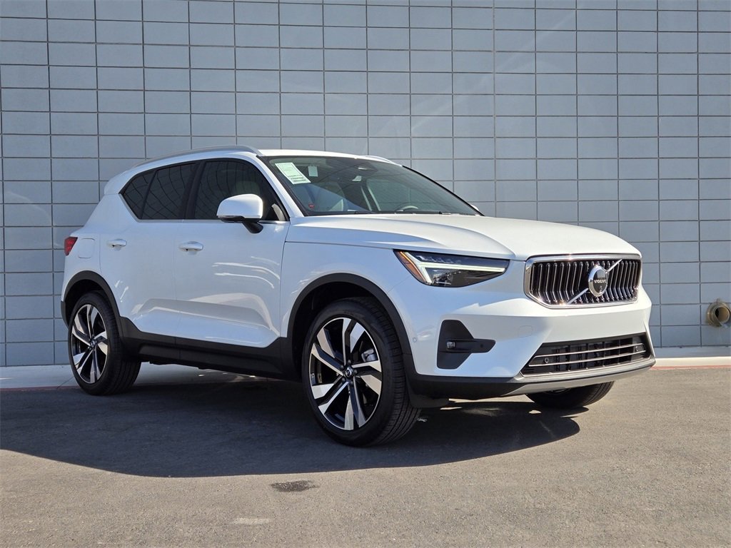 New 2025 Volvo XC40 B5 Ultra w/ Protection Package image 3