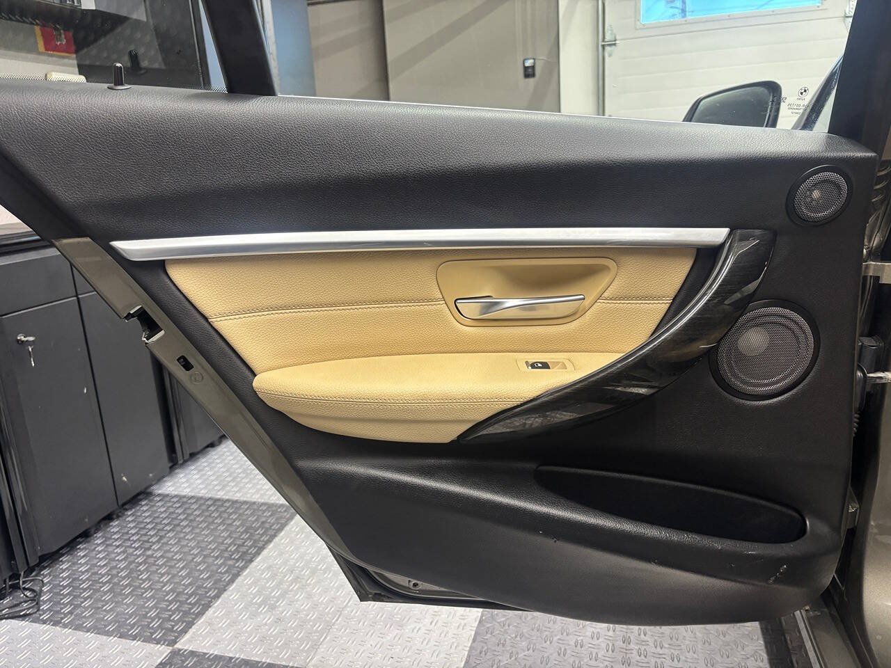 Used 2018 BMW 330i xDrive Sedan AWD/4WD image 16