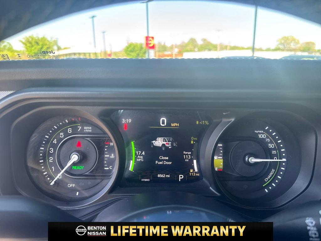 Used 2025 Jeep Wrangler Unlimited Sahara w/ Safety Group image 15