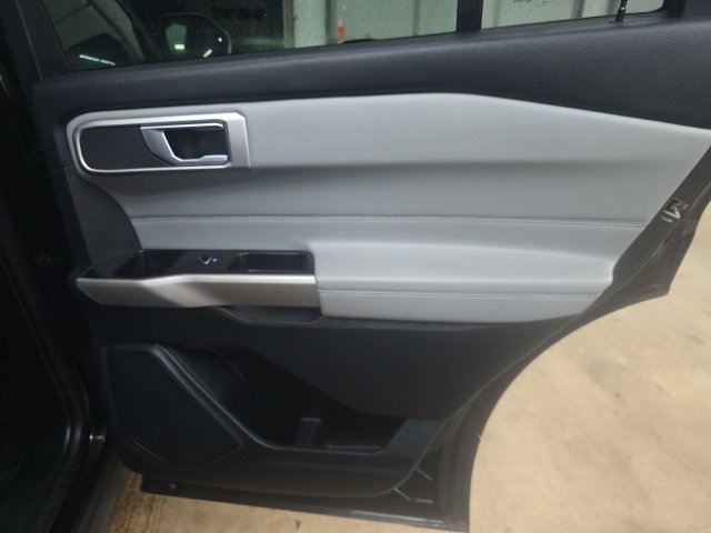 Used 2023 Ford Explorer XLT w/ Equipment Group 202A image 9
