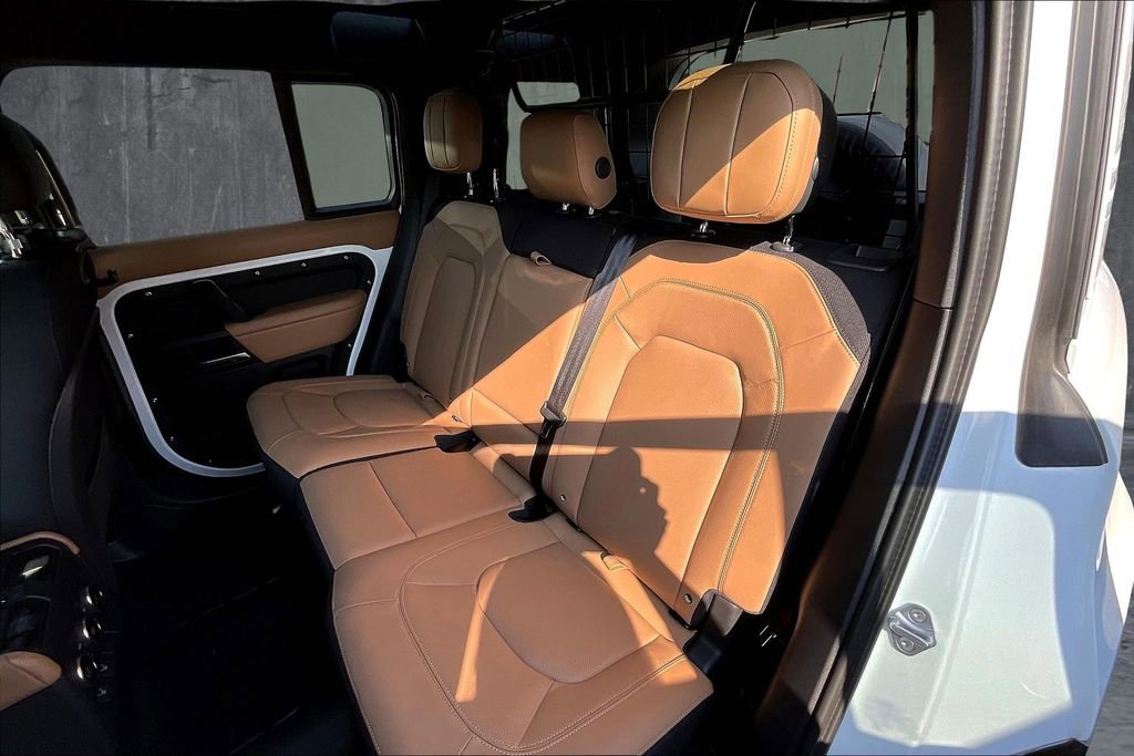 Used 2025 Land Rover Defender 110 V8 image 20