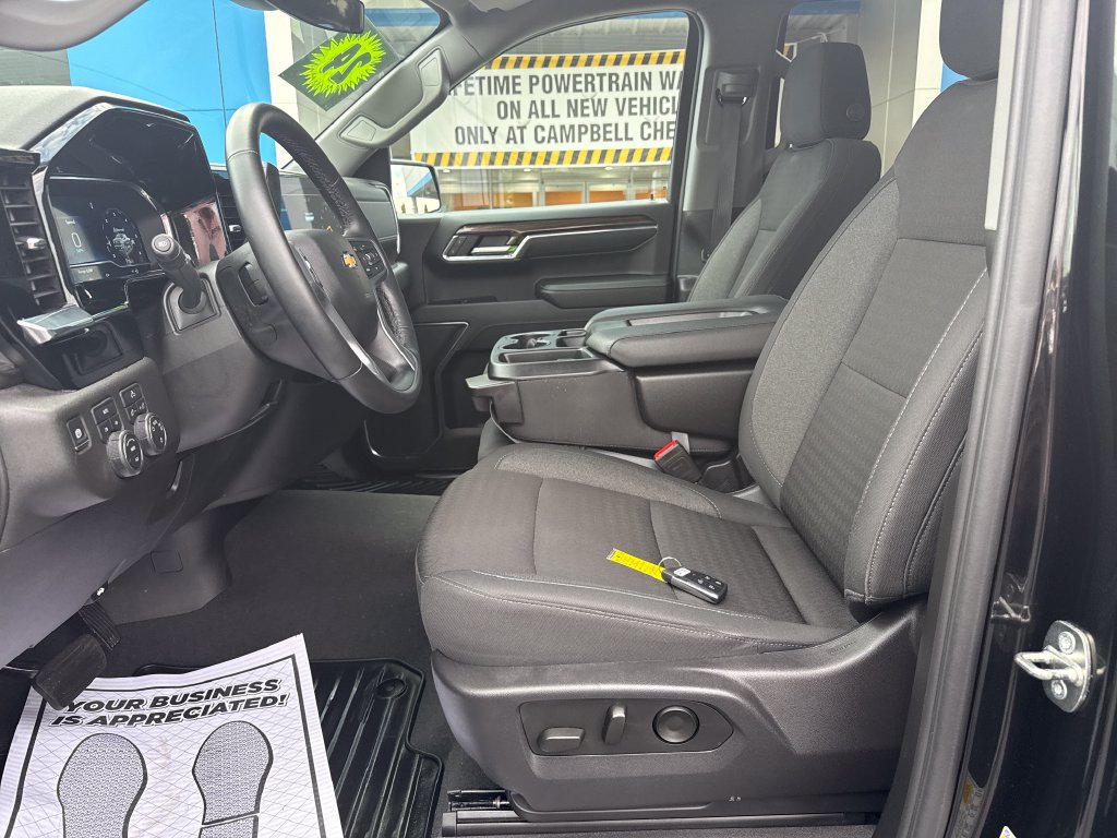 Used 2024 Chevrolet Silverado 1500 LT AWD/4WD image 11